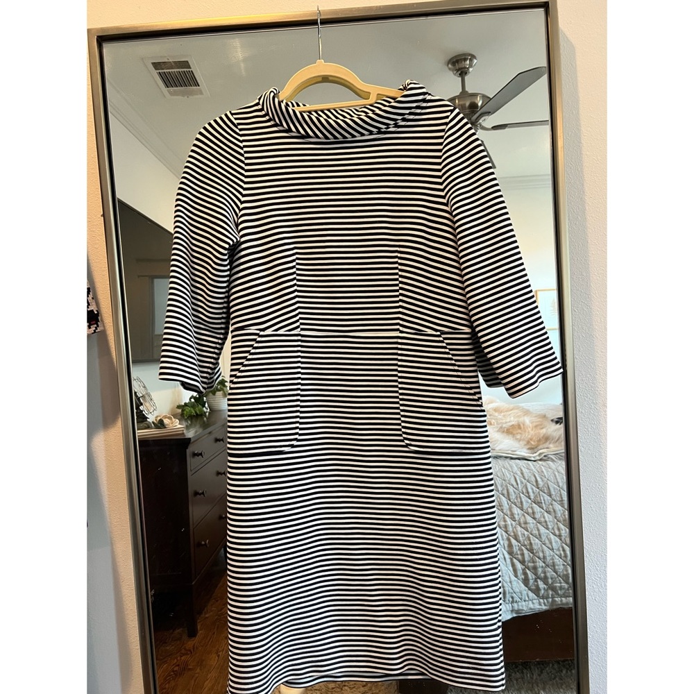 Boden navy/white textured knit dress, EUC, size US6.